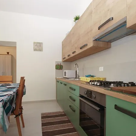 Apartment Fuer 4 Personen Ca 50 Qm In Banjole, Istrien Istrische Riviera *