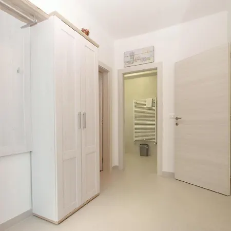 Apartment Fuer 4 Personen Ca 50 Qm In Banjole, Istrien Istrische Riviera *